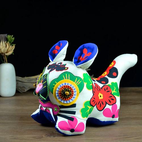 福壽呈祥，布藝傳情 手工布老虎，獻給長輩的深情厚禮